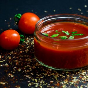 Salsa gourmet artesanal en frasco de vidrio