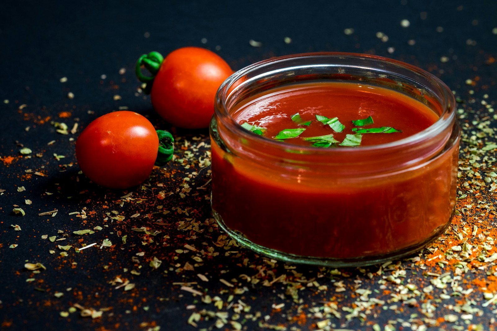 Salsa gourmet artesanal en frasco de vidrio