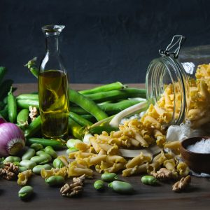 Detalle de los ingredientes naturales de las conservas