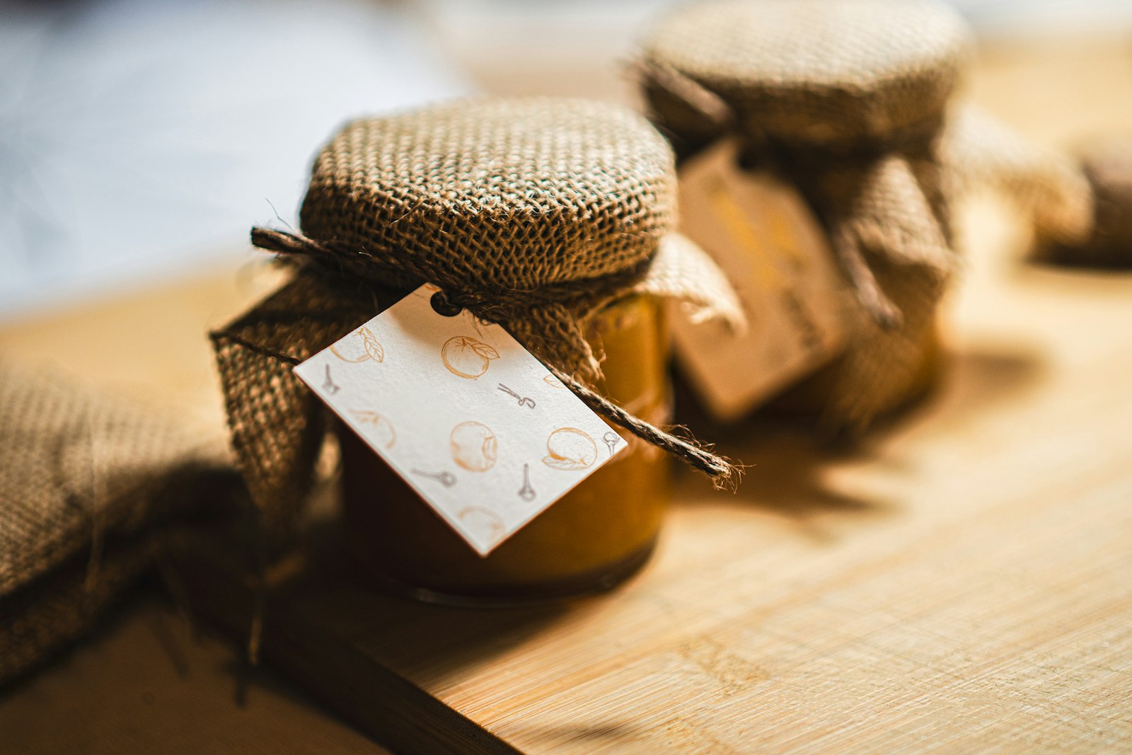 Frasco de conserva gourmet empacado para regalo